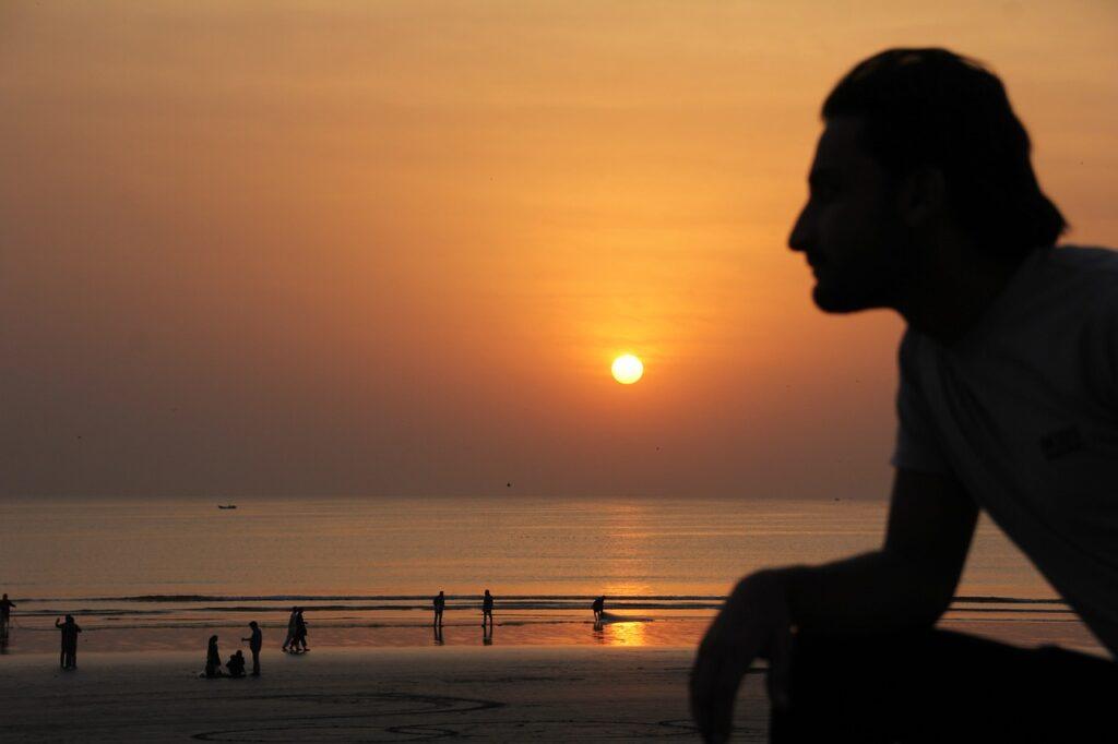 তবুও আশায় থাকি